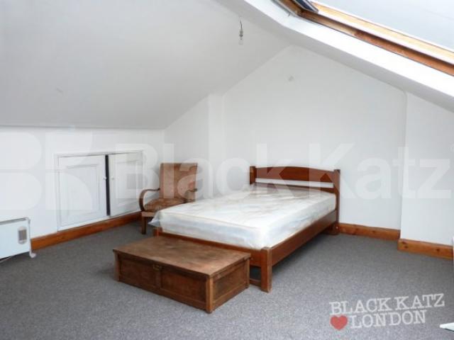 			INCLUSIVE OF COUNCIL TAX AND WATER!!, 2 Bedroom, 1 bath, 1 reception Flat			 Park Road, CROUCH END